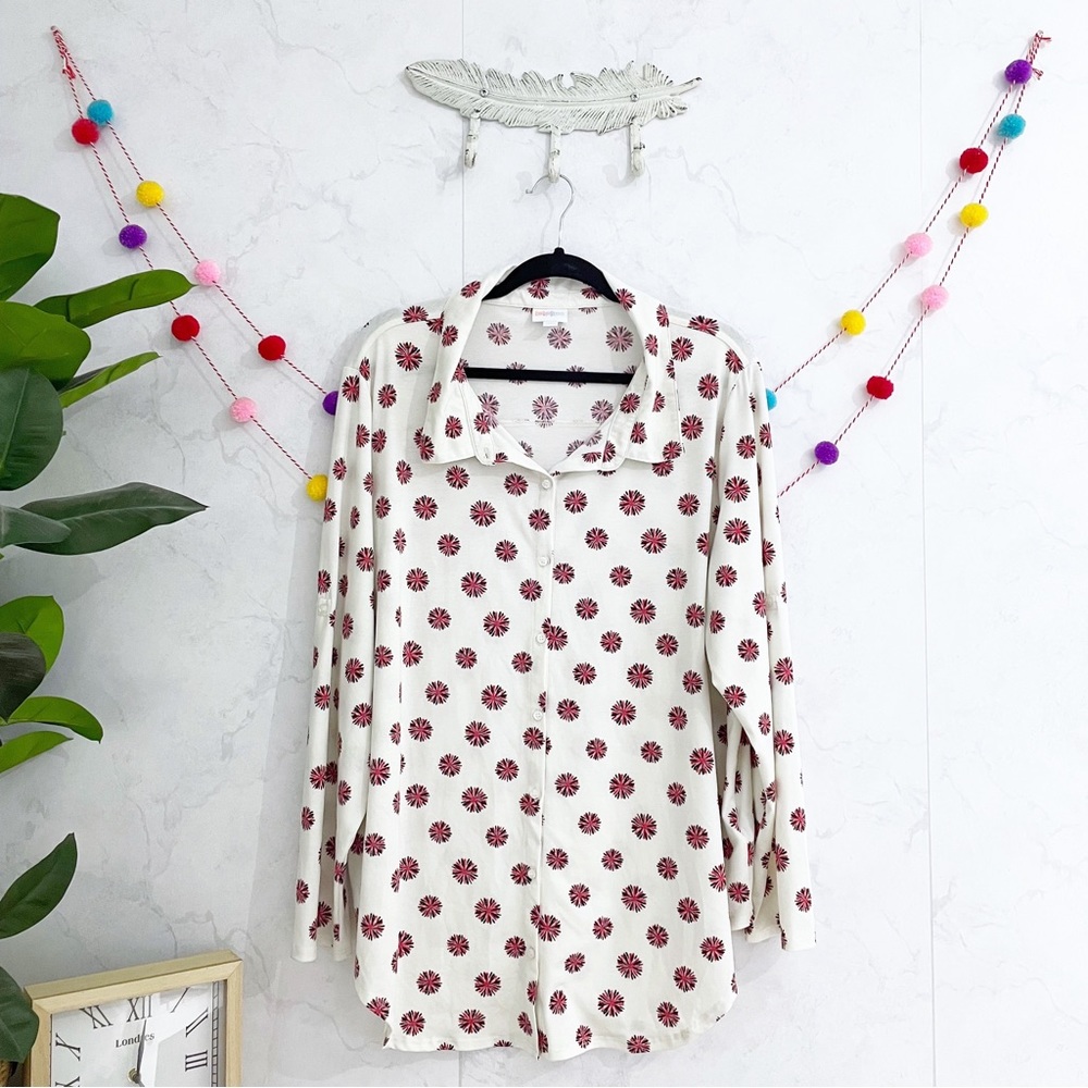 LulaRoe 2XL Ivory Printed Valentina Long Sleeve Button Down Blouse